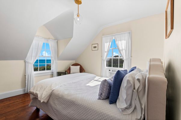 Bedroom, Interior, Pendant Lights, Water, Wood Texture Flooring