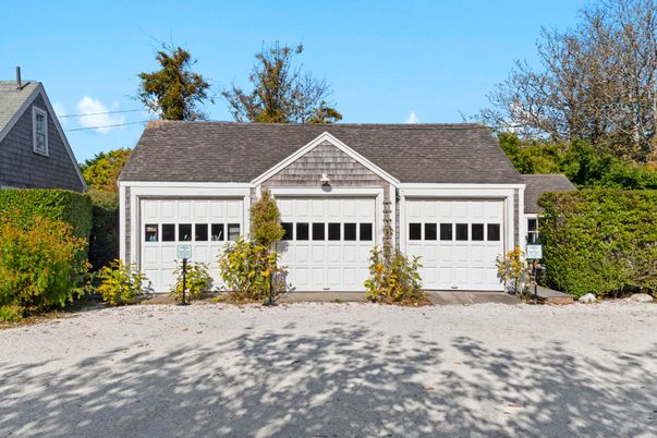 Detached Garage, Exterior