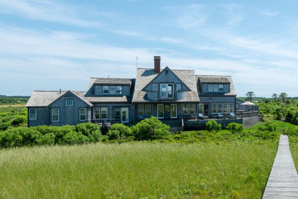 Backyard, Exterior, Facade, Queen Anne Victorian