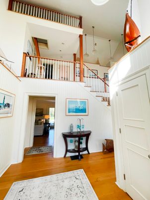 Interior, Pendant Lights, Wood Texture Flooring