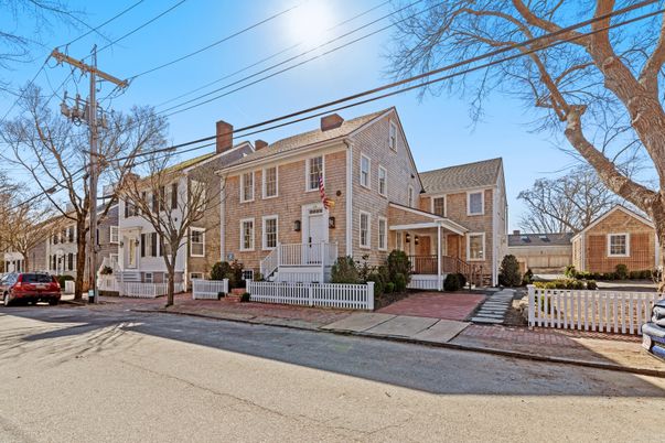 Exterior, Facade, Brick Facade, Georgian