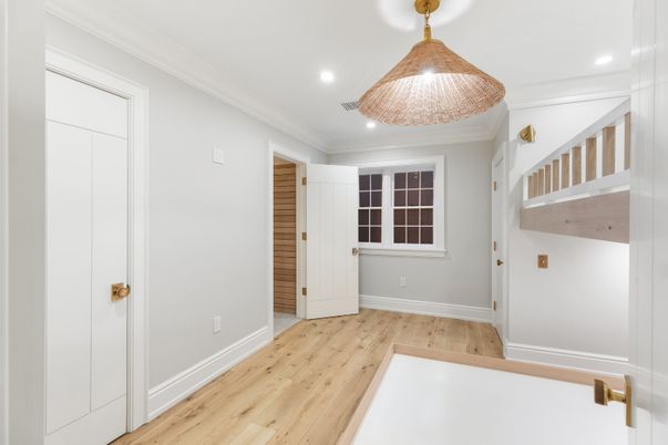 Interior, Recessed Lighting, Wood Texture Flooring