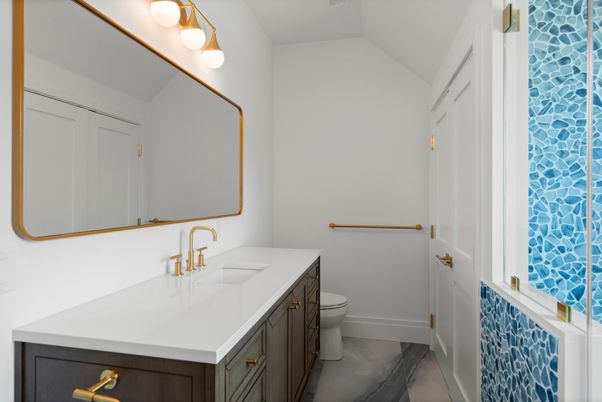 Bathroom, Dual Sink Vanities, Interior