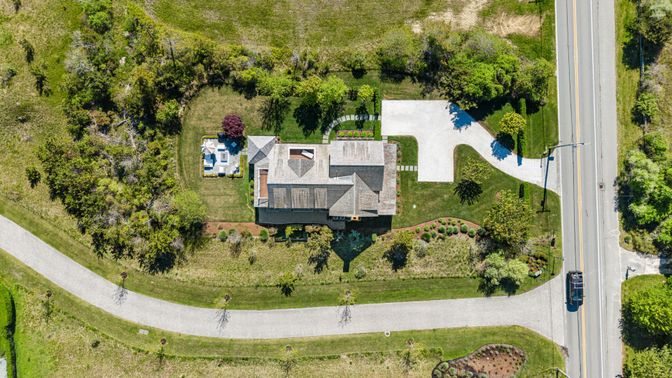 Exterior, Drone
