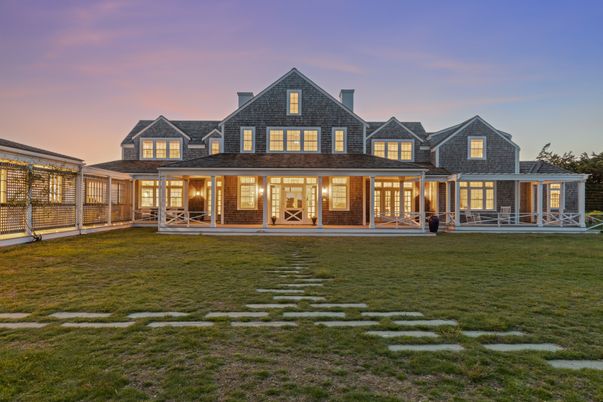 Backyard, Exterior, Facade, Queen Anne Victorian