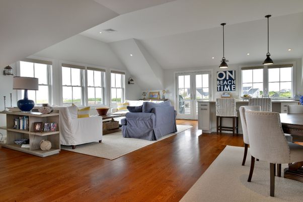 Dining room, Interior, Living room, Pendant Lights, Recessed Lighting, Wood Texture Flooring