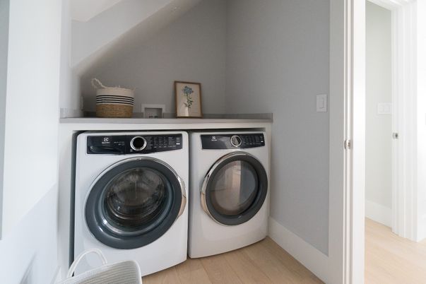 Interior, Washer, Wood Texture Flooring