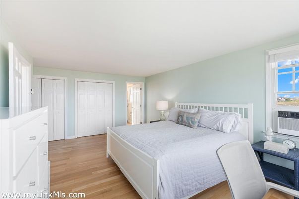 Bedroom, Interior, Water, Wood Texture Flooring