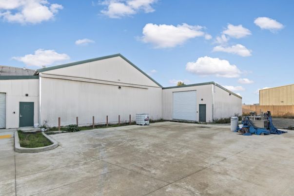 Backyard, Detached Garage, Exterior