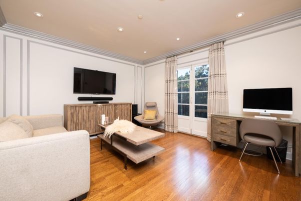 Home Office, Interior, Living room, Recessed Lighting, Wood Texture Flooring