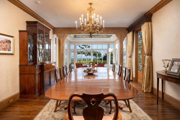 Chandelier, Dining room, Interior, Recessed Lighting, Wood Texture Flooring