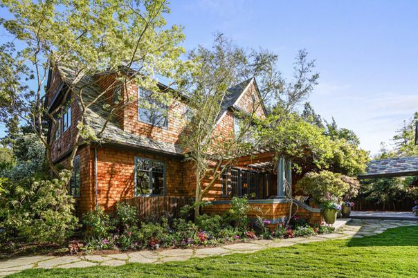 Exterior, Facade, Brick Facade, Log Home
