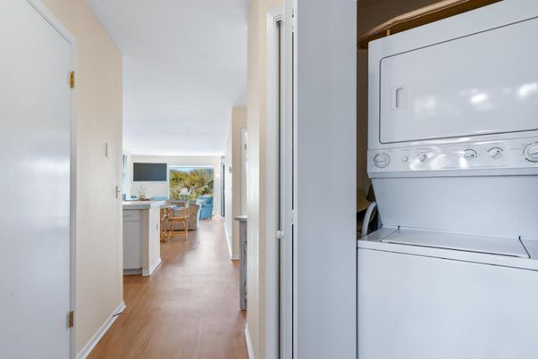 Interior, Utility Closets, Washer, Wood Texture Flooring