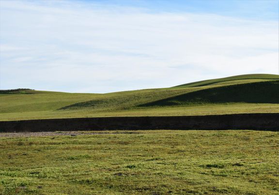 Exterior, Lake