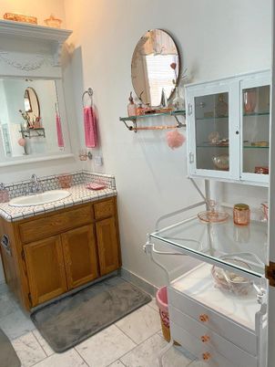 Bathroom, Interior, Marble, Tile Countertops