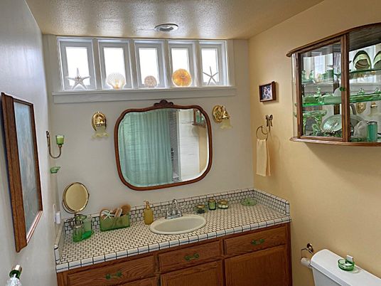 Bathroom, Interior, Tile Countertops