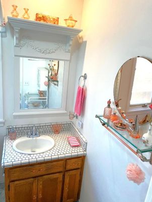 Bathroom, Interior, Tile Countertops