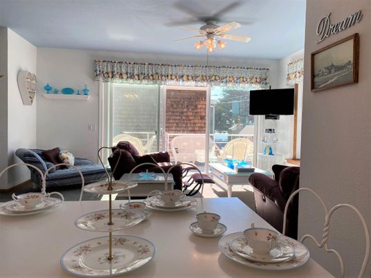 Dining room, Interior