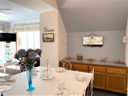 Dining room, Interior