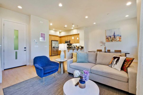Interior, Kitchen, Living room, Pendant Lights, Recessed Lighting, Stainless Steel Appliances