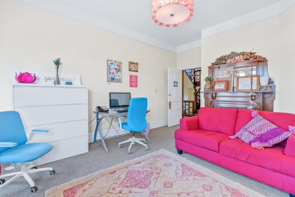 Home Office, Interior