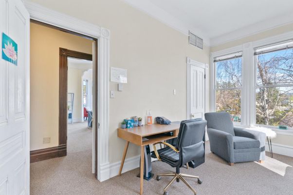 Home Office, Interior
