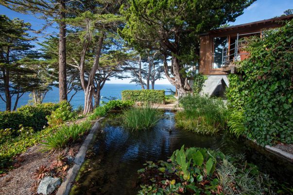 Exterior, Lake