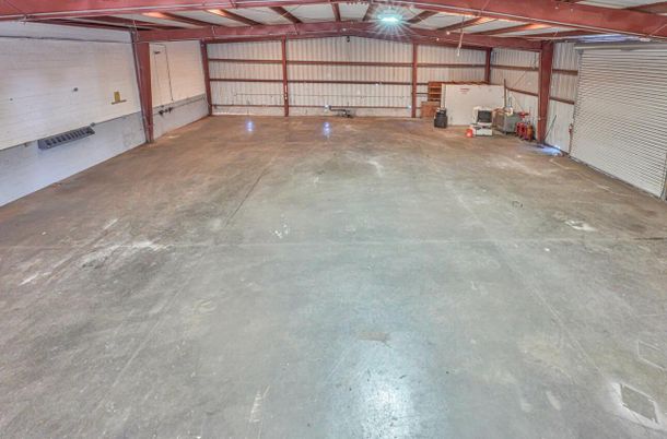 Garage, Interior