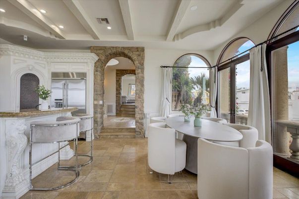 Dining room, Interior, Recessed Lighting