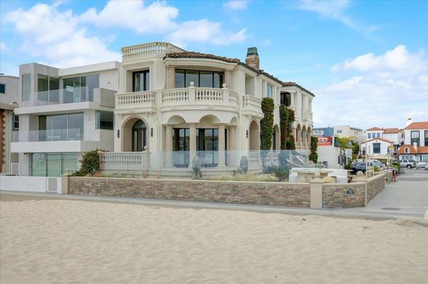 Exterior, Facade, Mediterranean