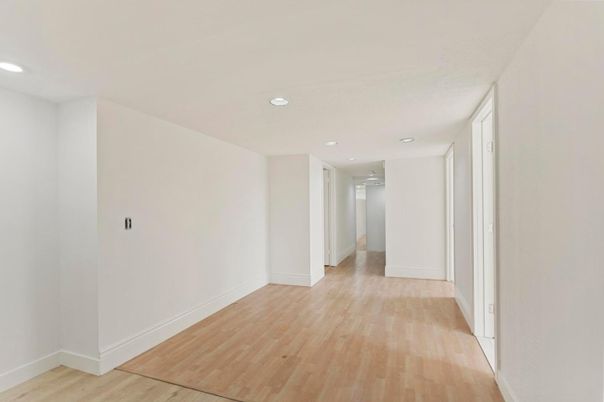 Empty room, Interior, Recessed Lighting, Wood Texture Flooring