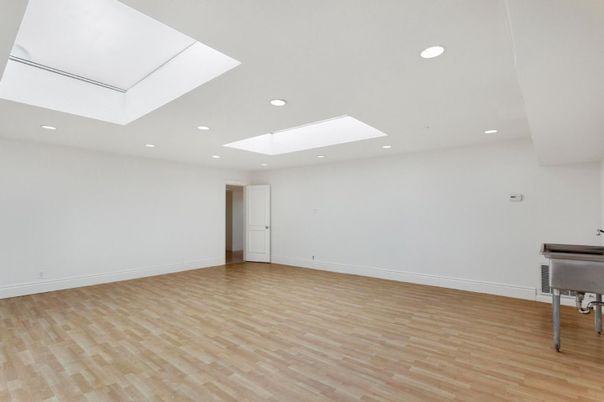 Empty room, Interior, Piano, Recessed Lighting, Wood Texture Flooring