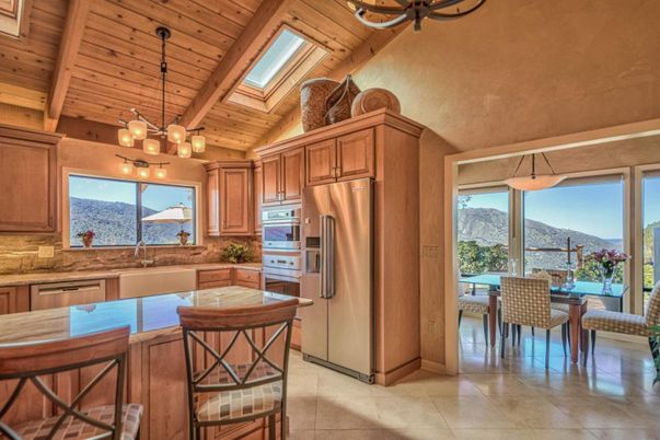 Dining room, Interior, Kitchen, Pendant Lights, Stainless Steel Appliances, Wooden Beams, Wooden Ceilings
