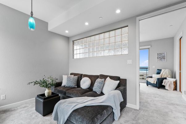 Interior, Living room, Pendant Lights, Recessed Lighting