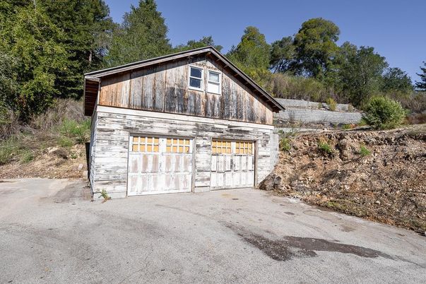 Detached Garage, Exterior