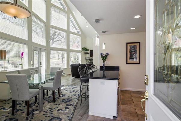Dining room, Interior, Pendant Lights, Recessed Lighting