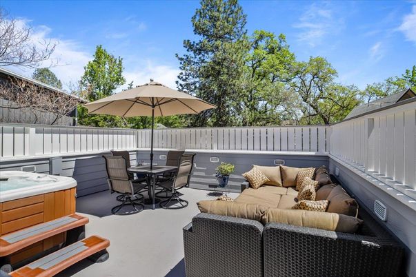 Exterior, Hot Tub