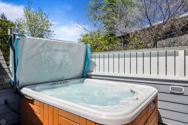 Exterior, Hot Tub