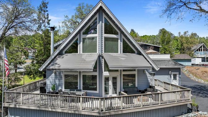Exterior, Facade, A Frame