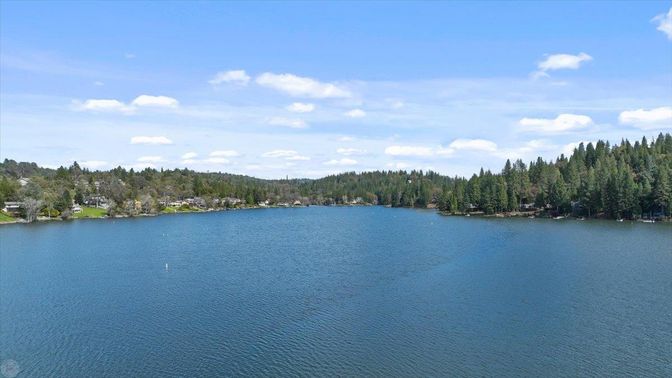 Exterior, Lake