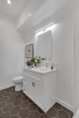 Bathroom, Interior, Recessed Lighting