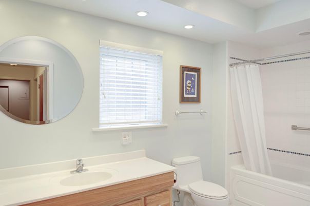 Bathroom, Interior, Recessed Lighting
