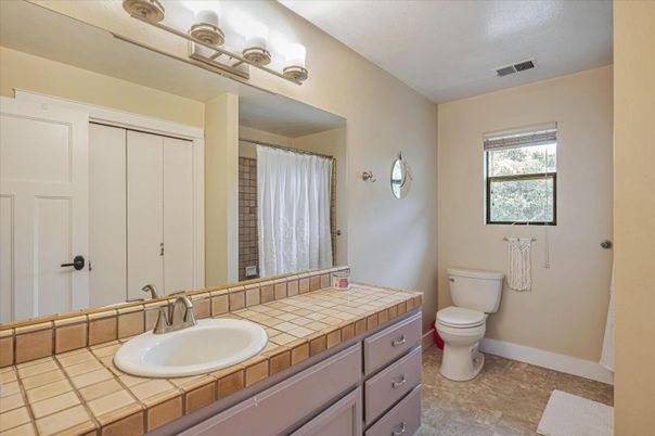 Bathroom, Interior, Tile Countertops