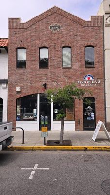 Exterior, Facade, Brick Facade, Rowhouse