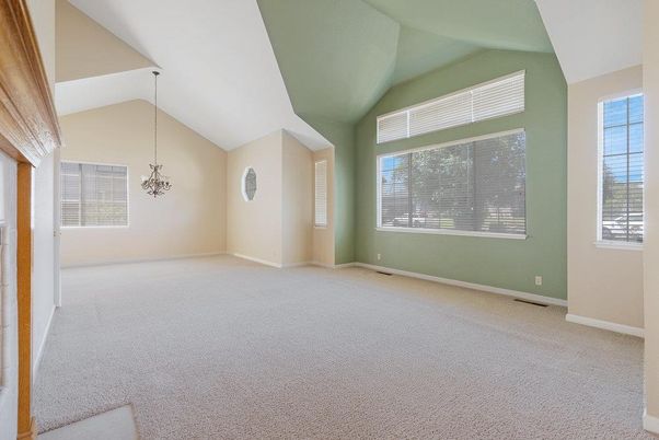Empty room, Interior, Pendant Lights