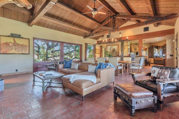 Chandelier, Dining room, Interior, Kitchen, Living room, Pendant Lights, Recessed Lighting, Wooden Beams, Wooden Ceilings