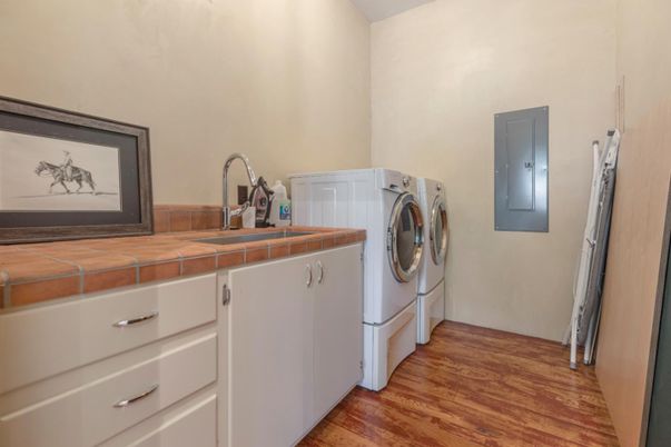Interior, Washer, Wood Texture Flooring