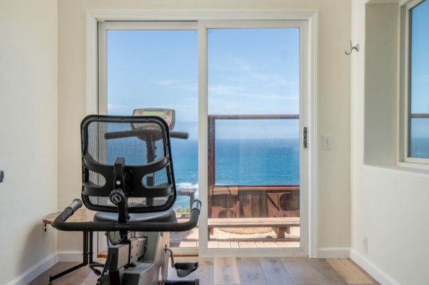 Fitness Equipment, Interior, Water, Wood Texture Flooring