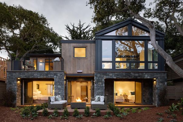 Exterior, Facade, Modern