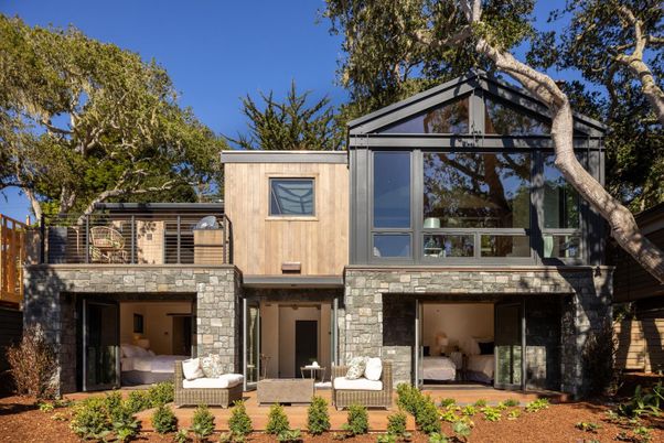 Exterior, Facade, Modern